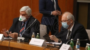 Kon: Postoji ekonomski diktat